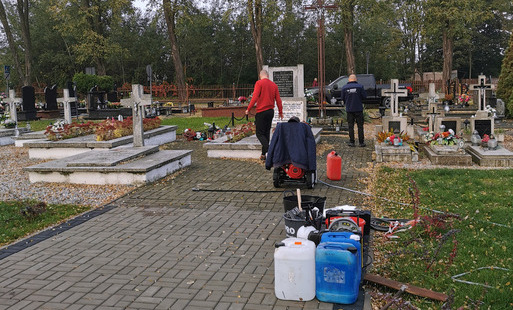 Zdjęcie do Renowacja nagrobk&oacute;w wojennych w Nowej Wsi Wielkiej